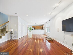 332 W 4th Ave in Conshohocken, PA - Building Photo - Building Photo