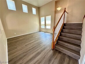 11740 Via Esperanza St in Las Vegas, NV - Building Photo - Building Photo