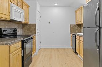 180 Ross Dr in Clearfield, UT - Building Photo - Building Photo
