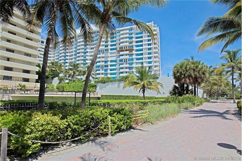 1623 Collins Ave-Unit -614 in Miami Beach, FL - Building Photo