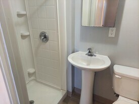 410 S 100 E in Kanab, UT - Building Photo