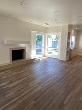9234 S Alta Ave in Reedley, CA - Foto de edificio - Building Photo