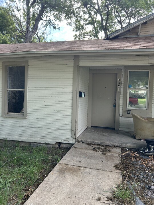 309 B N 6th St in Temple, TX - Building Photo