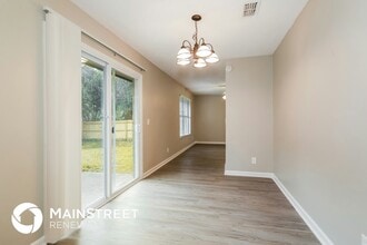 6353 Tree Top Cir W in Jacksonville, FL - Building Photo - Building Photo