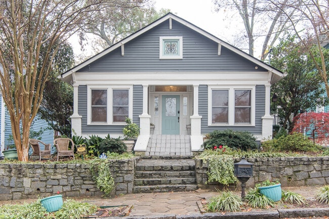 property at 825 Ashland Ave NE