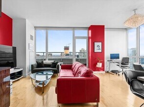 2 2nd St in Jersey City, NJ - Foto de edificio - Building Photo