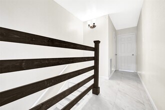 6358 Creekbend Dr in Houston, TX - Building Photo - Building Photo