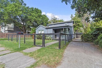 204 Caney St in Austin, TX - Building Photo - Building Photo