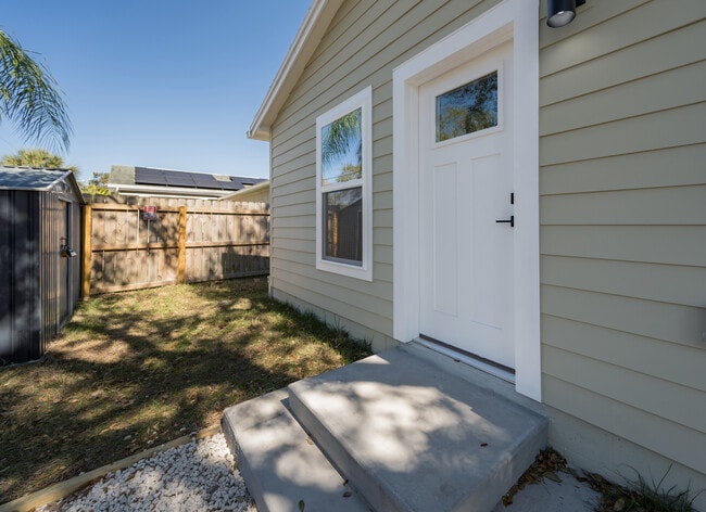 4825 5th St N in St. Petersburg, FL - Foto de edificio - Building Photo