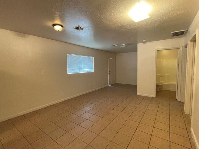 2508 E Mobile Ln in Phoenix, AZ - Building Photo - Building Photo