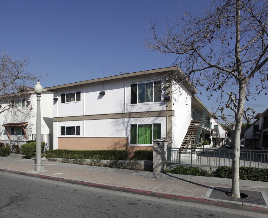 1105-1109 S Minnie St in Santa Ana, CA - Foto de edificio