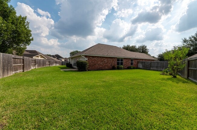 4934 Bonny Loch Ln