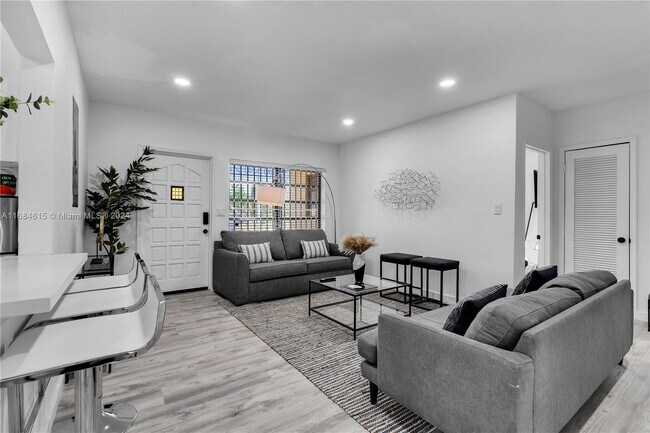 1510 Normandy Dr-Unit -2 in Miami Beach, FL - Building Photo - Building Photo