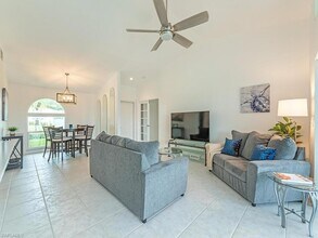 132 Bordeaux Cir, Unit 1701-08 in Naples, FL - Building Photo - Building Photo