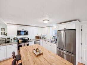 11 Vestry St in Beverly, MA - Building Photo - Building Photo