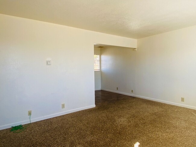 221 N Helena St in Ridgecrest, CA - Building Photo - Building Photo