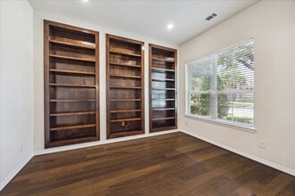 20010 Crested Peak Ln in Cypress, TX - Building Photo - Building Photo