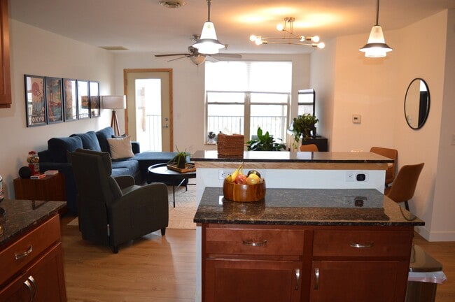 8201 Mayo Dr, Unit 307 in Madison, WI - Building Photo - Building Photo