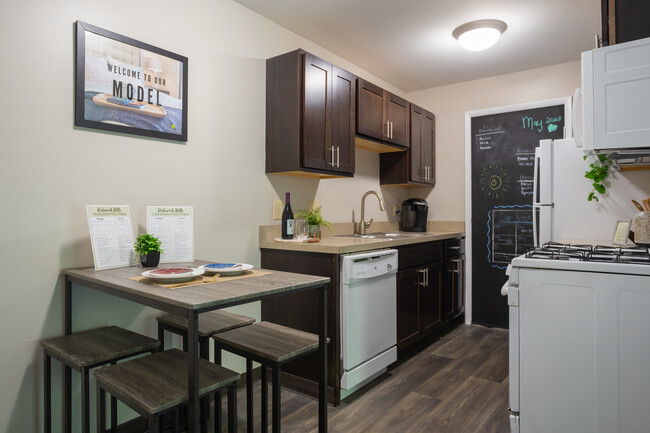Richmond Hills Apartments
