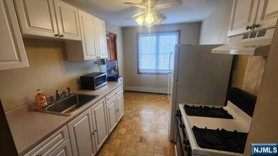 366 Kingsland Ave in Lyndhurst, NJ - Building Photo - Building Photo