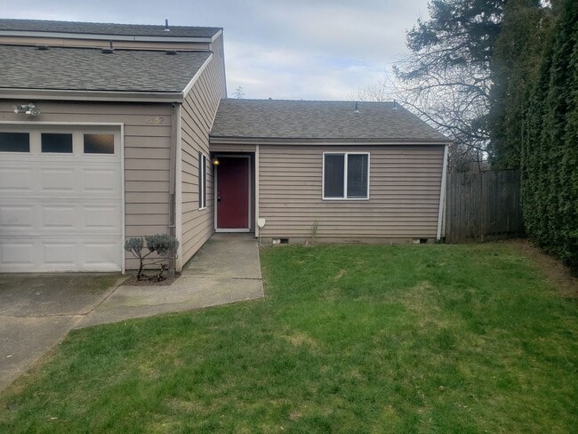 property at 2552 SE 9th Ct