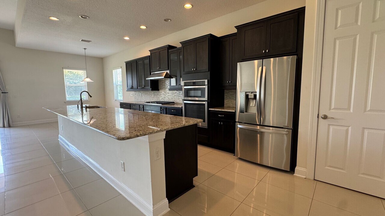 18 Portside Ave in Ponte Vedra Beach, FL - Building Photo