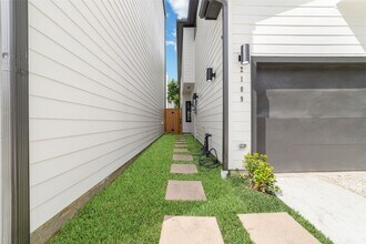 2109 Holman St in Houston, TX - Building Photo - Building Photo