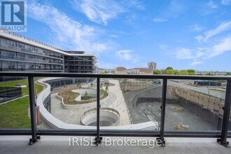 405-5081 HURONTARIO St in Mississauga, ON - Building Photo - Building Photo