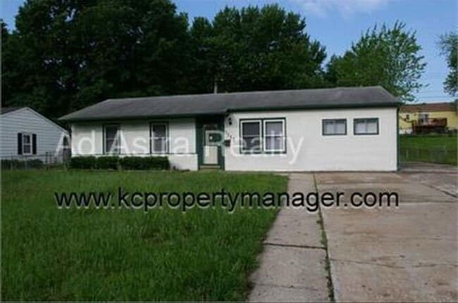 property at 1112 N Indian Ln
