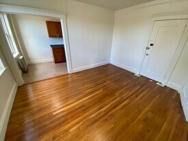 165 Park Dr, Unit 8 in Boston, MA - Building Photo