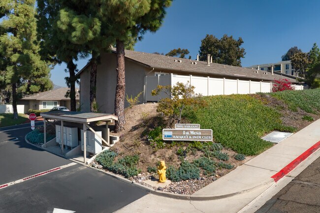 La Mesa Racquet & Swim Club in La Mesa, CA - Foto de edificio - Building Photo