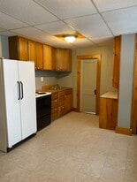527 Champlain St, Unit SecondLevel in Berlin, NH - Building Photo