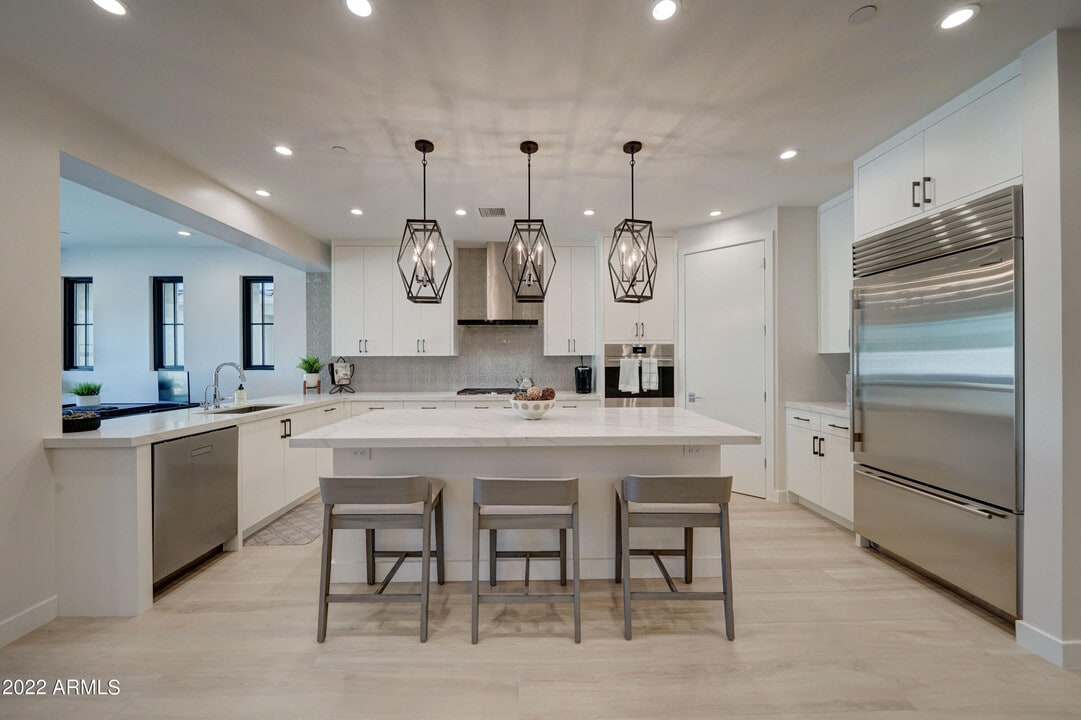 6500 E Camelback Rd in Scottsdale, AZ - Building Photo