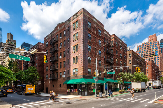 Beekman Court in New York, NY - Building Photo - Building Photo