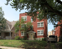 218 N Clinton Pl Apartments