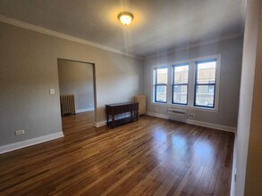 736 W Addison St, Unit 1 in Chicago, IL - Building Photo - Building Photo