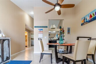 760 Wiggins Lake Dr in Naples, FL - Building Photo - Building Photo