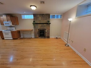 325 Saint John St, Unit A in New Haven, CT - Building Photo - Building Photo