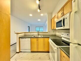 111 108th Ave NE, Unit 411 in Bellevue, WA - Building Photo