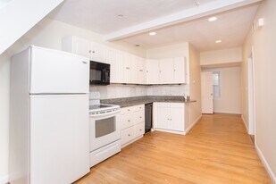 40 Batterymarch St, Unit PH in Boston, MA - Building Photo