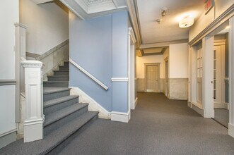 1298 Commonwealth Avenue in Boston, MA - Foto de edificio - Building Photo