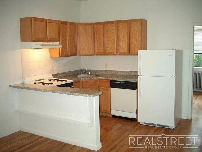 Stunning 2BR Apartment in Carroll Gardens