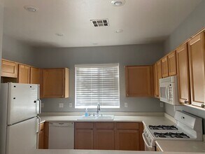 2630 Heathrow St in Las Vegas, NV - Building Photo - Building Photo