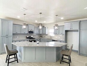 1523 Mimosa St in Pecos, TX - Building Photo - Building Photo