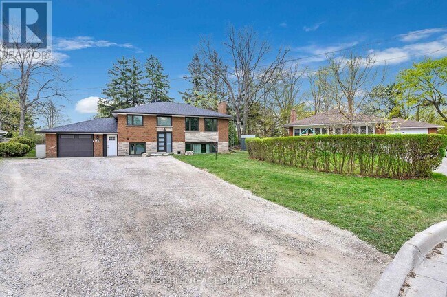 135 Ashbrook Ct in Milton, ON - Building Photo - Building Photo