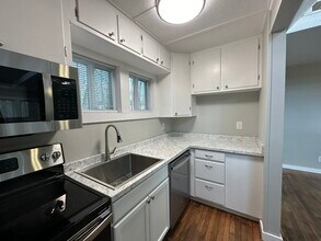 6133 Brevard Rd in Etowah, NC - Building Photo - Building Photo