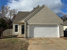 6130 S Xenophon Ave in Tulsa, OK - Building Photo