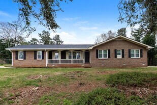 4605 Newcastle Cir in Stonecrest, GA - Building Photo