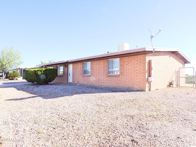 property at 500 Mallard Cir E