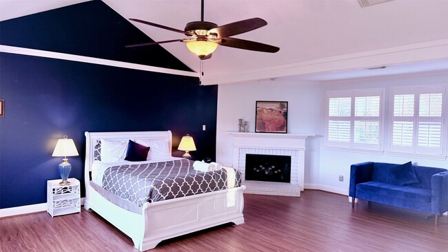 property at 1802 Potomac Dr